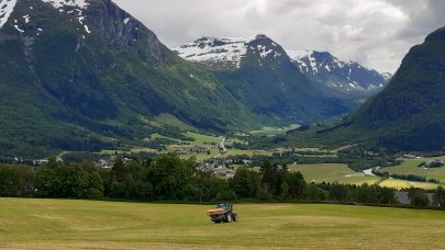 Kunstgjodselspreiiar hja Felde Samdrift pa Byrkjelo